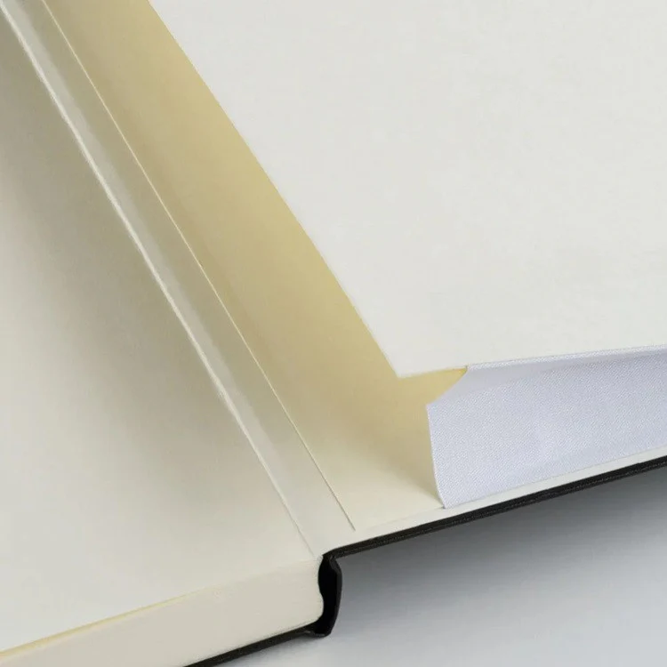 Kalendarz tygodniowy 2026 Leuchtturm1917 Horyzontalny Master A4+ | Bordowy - Image 3